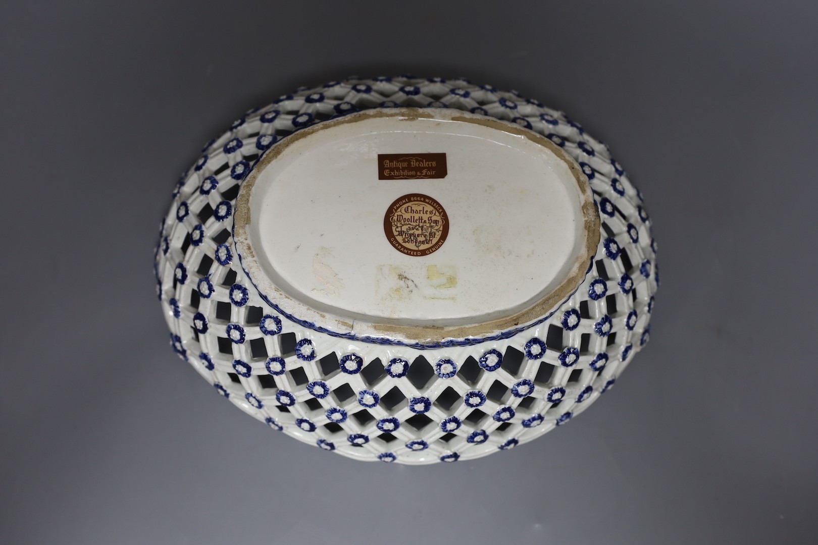 A Derby large size oval two handled basket painted in blue with a chinoiserie scene c. 1770 27cm